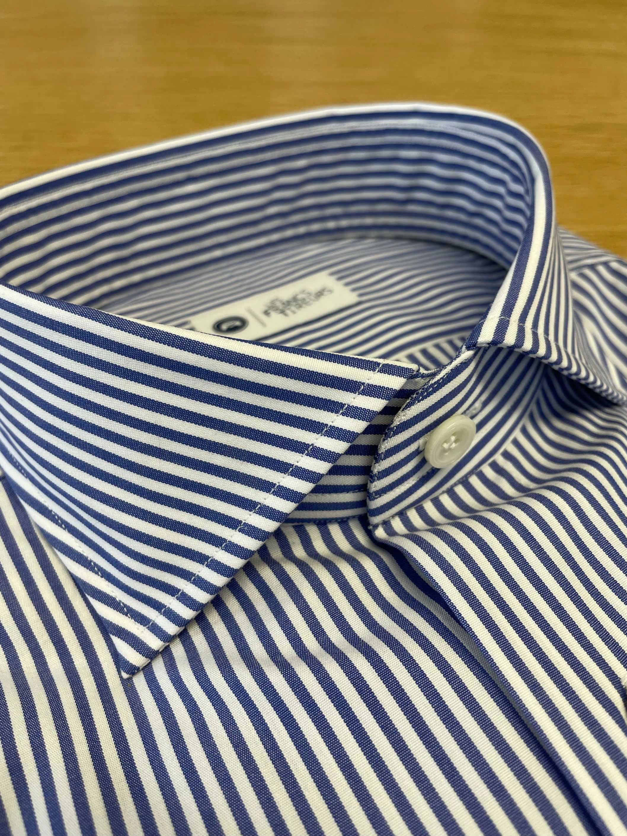 Outils de tailleur traditionnels - ciseaux, mètre ruban et instruments de couture